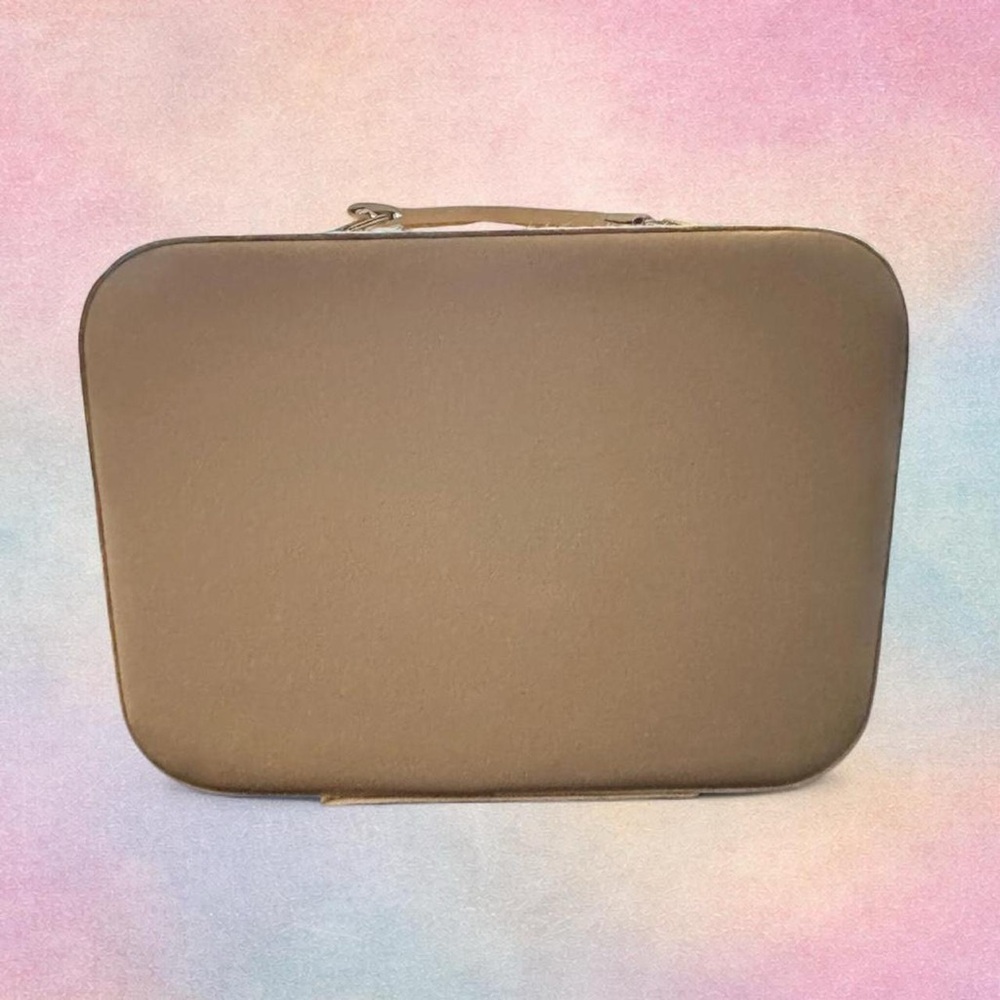 Hello Kitty light yellow makeup case - Picture 2 of 4